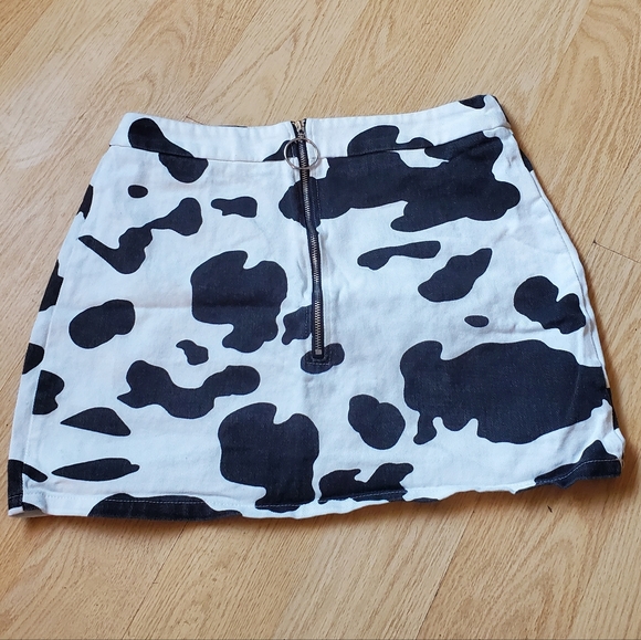SHEIN Dresses & Skirts - Shein Cow Print Mini Skirt Woman's Size M.